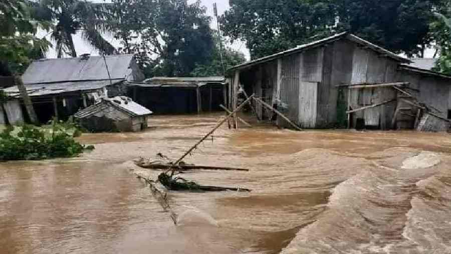 Floods - Thousands Marooned In Bangladesh Floods - Telegraph India