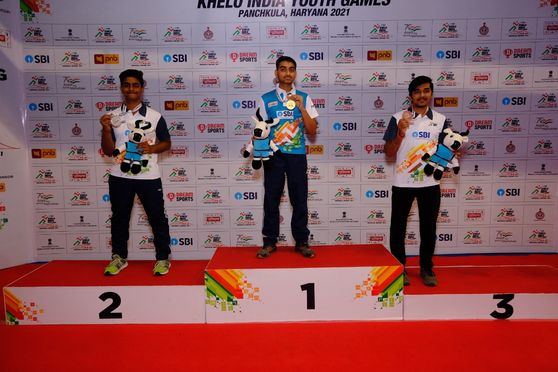 Srinjoy Datta and Abhinav Shaw finished first and second in the 10m Air Rifle event at the Khelo India Youth Games 2022 held in Haryana. Keval Prajapati of Gujarat won bronze. 