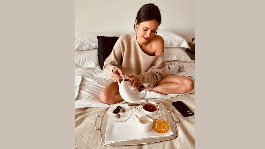 Monday: “but first, coff— tea”! What better way to start the week than with your fav cuppa?