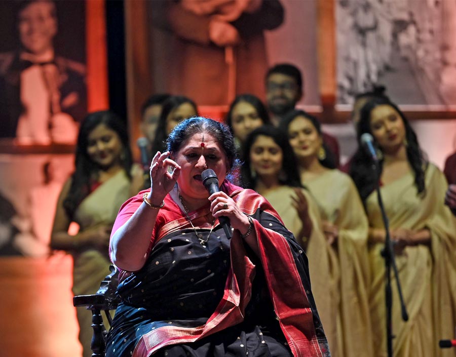 Padma Shri awardee Shubha Mudgal expressed her joy in performing before a Kolkata audience after a long hiatus by singing ‘Yeh Neer Kahan Se Barse Hai’. “I can't tell you how happy it makes me to be in this city where music and arts are deeply loved, after two devastating years. I was really nervous to sing a song by Lataji, an artiste who I have loved and adored, and whose loss I have grieved,” she said