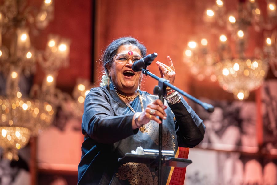 Usha Uthup was visibly emotional when the full-house greeted her, and thanked the audience for supporting live music. “Every day is World Music Day for musicians, but Sourendro and Soumyojit make it extra special. I had the privilege of singing this song for Lataji on her 75th birthday, and I have goosebumps right now,” she said, before making the audience tap their feet to ‘Bindiya Chamkegi Chudi Khankegi’ 