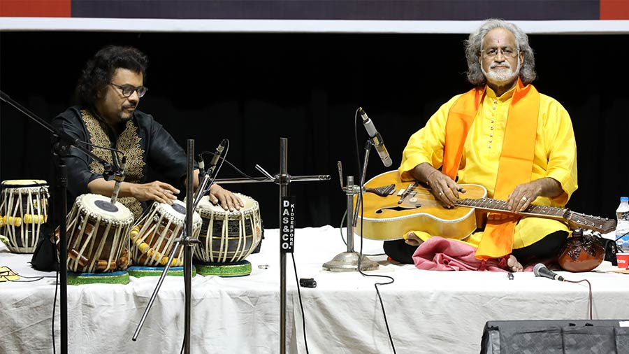 Vishwa Mohan Bhatt and Bickram Ghosh lead celebration of classical music by Suromurchhana