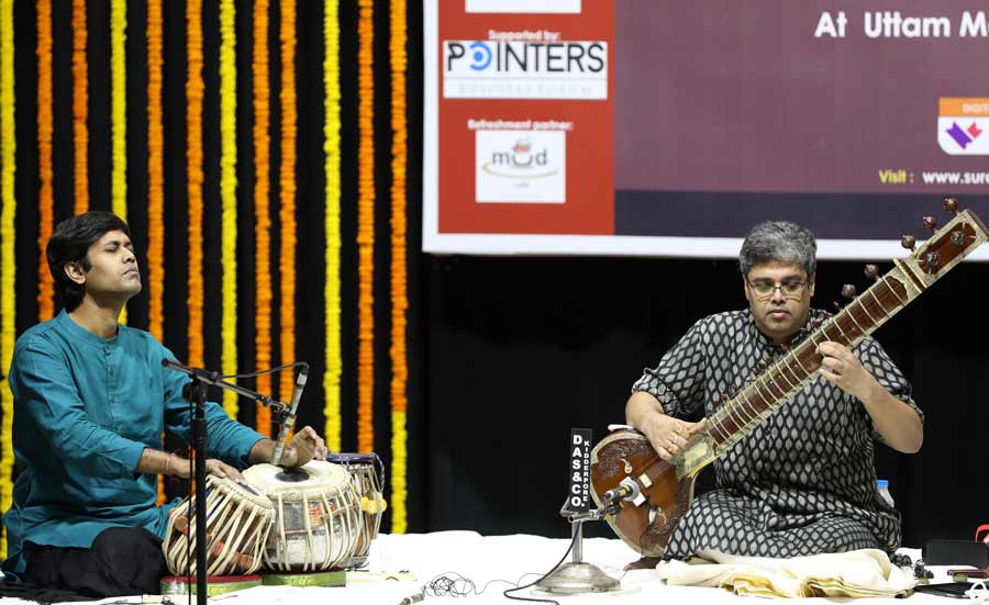 Anjan Saha on the sitar and Rupak Bhattacharjee on the tabla presented Bhimpalasi, an afternoon raga rarely heard at a live concert