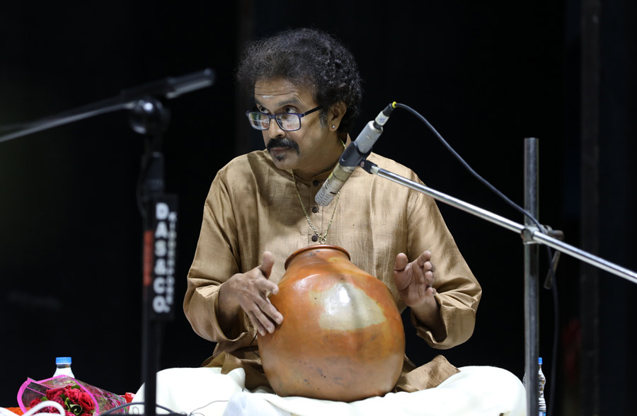 The penultimate performance featured another trio, with Somnath Roy, a versatile percussionist, displaying the full range of the north Indian style of playing the ghatam