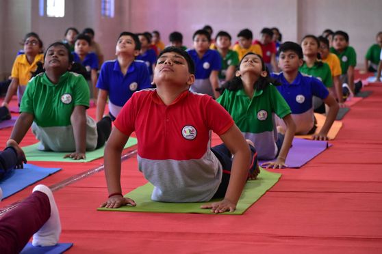 The little champions of Griffins International School performed a beautiful medley of yoga asanas under their able trainers. The students also performed Anulam- Vilom, Surya Namaskar and warm-up steps. But the most impactful moment came when the Team in White hummed the Om mantra in unison.