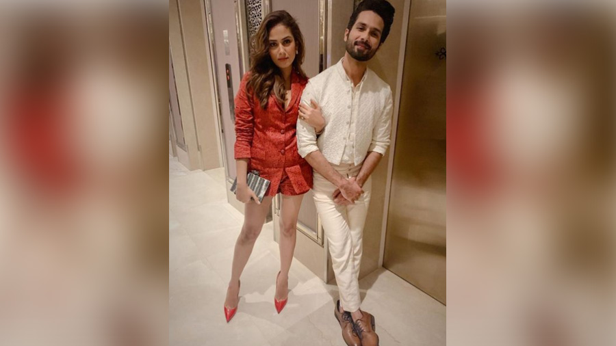 Sunday jam: Power dressing done right, Mira’s red, hot, beautiful number is a saviour for all those gigs and jams that call for some extra glam.