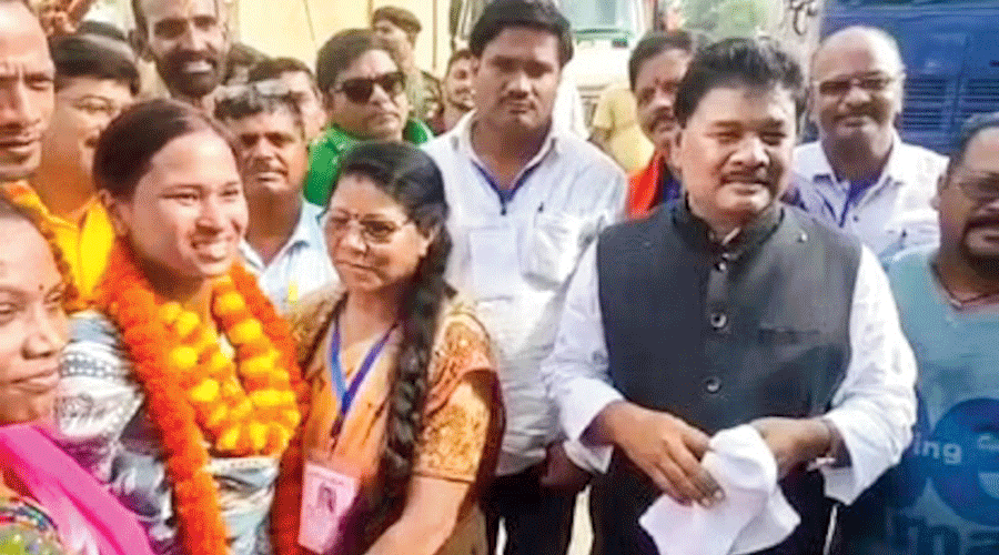 Congress candidate Shilpi Neha Tirkey with her father Bandhu Tirkey in Ranchi on Sunday.
