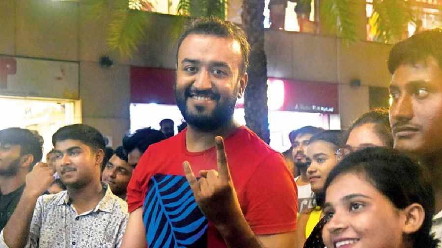 Mudit Jajoo was present on day two from the beginning of the show. “The Beat Blasters’s energy level was unsurpassable and standing right next to the stage felt like I was in some euphoric world where dancing to their tunes was irresistible. With the limited space around me all I could manage was head-banging though,” said the music lover from Jaipur.