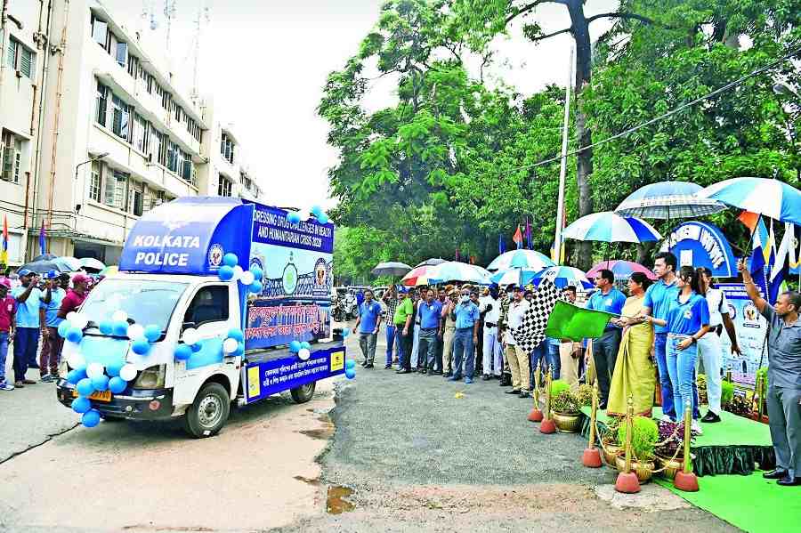 A tableau was flagged off to create awareness against drugs on the occasion of International Day Against Drug Abuse and Illicit Trafficking on Sunday. Calcutta police commissioner Vineet Goyal, joint commissioner (crime) Murlidhar Sharma, minister of women and child development and social welfare Shashi Panja and actors Abir and Nusrat Jahan were present at the event, organised at Alipore Bodyguard Lines.