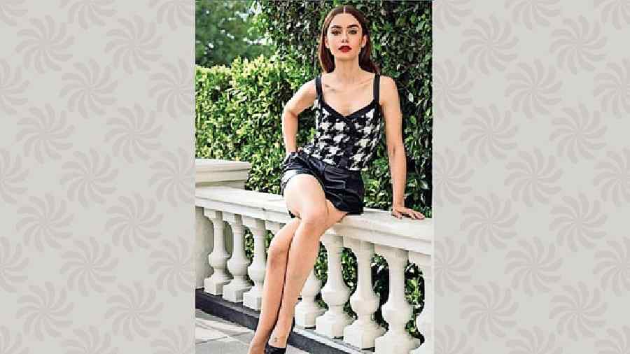 Fans spot Alia Bhatt, Katrina Kaif's dresses in Emily In Paris Season 3