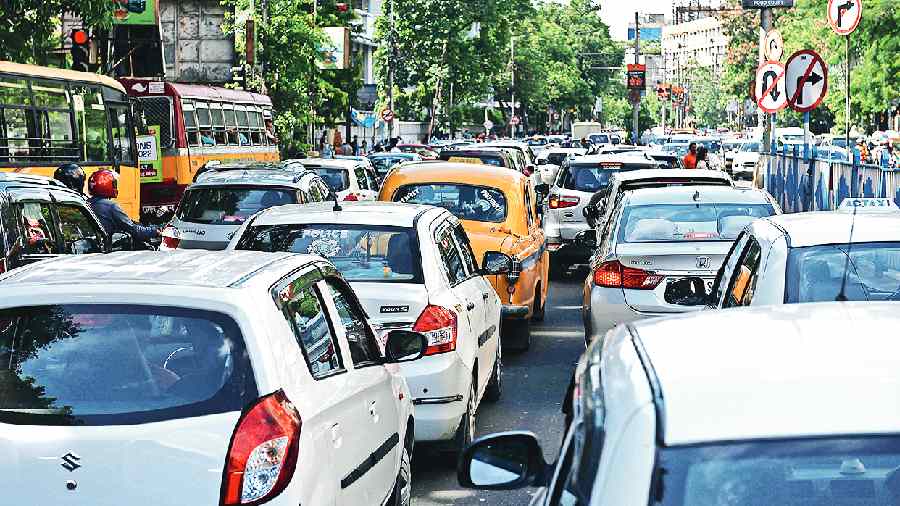 Vehicles caught in a snarl  on Gariahat Road on  Monday afternoon.  