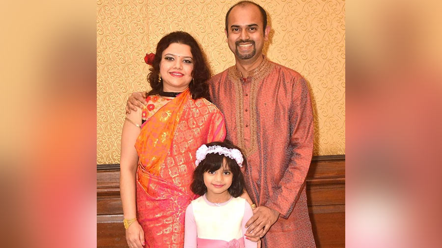 Amit with his wife Bidisha and their daughter Vaidehi 