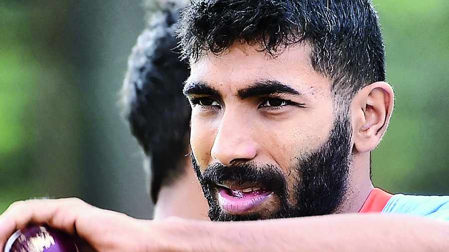 Jasprit Bumrah's Funny Response To A Journo's “6 Years Ago” Query Leaves  Everyone In Splits - RVCJ