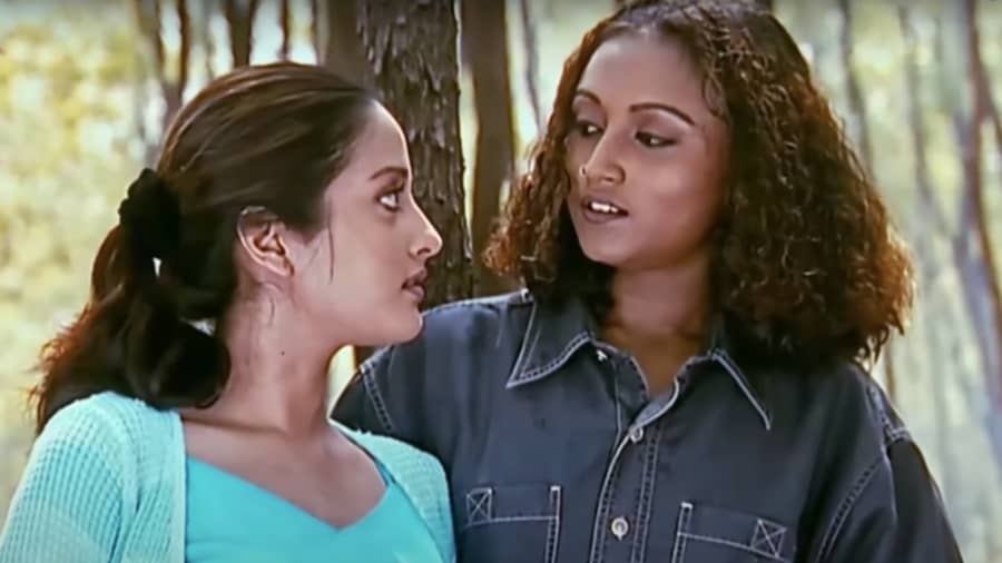 Nil Nirjane (2003): Subrata Sen’s film showed a nuanced understanding of non-heterosexual relationships. It took a bold approach with its depiction of a lesbian relationship between the characters played by Raima Sen and Mou Sultana. Also starring Moon Moon Sen, June Maliah, Rajatava Dutta, ‘Nil Nirjane’ was also the “first digitally made Indian film”.