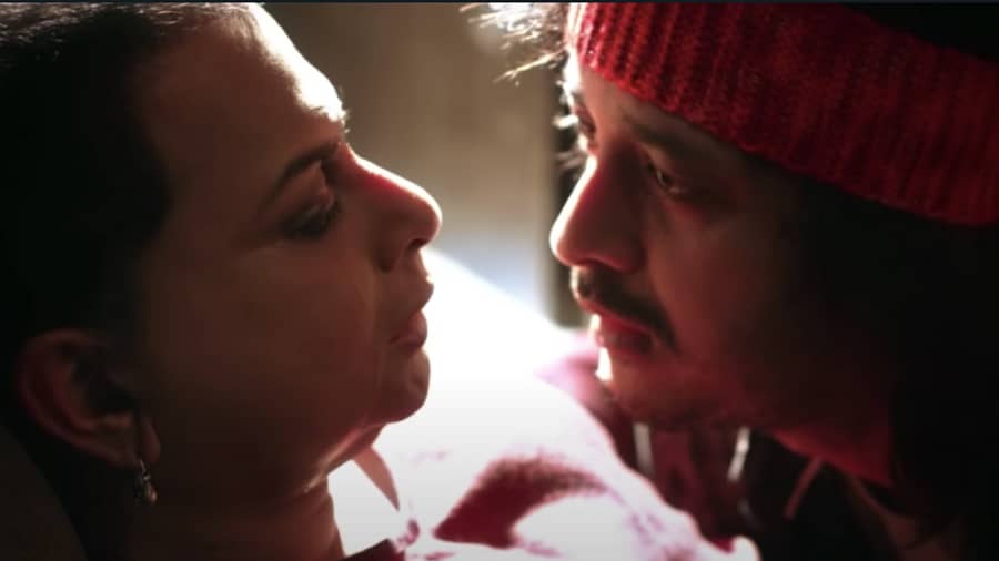 Chitrangada, The Crowning Wish (2012): Rituparno Ghosh’s pathbreaking film had the filmmaker playing the lead role of Rudra Chatterjee, who is male by birth but a woman by choice. Jisshu Sengupta’s Partho, Rudra’s love interest, was seen constantly battling an inner struggle to understand his gender identity through his relationships with Partho and Raima Sen’s Kasturi.