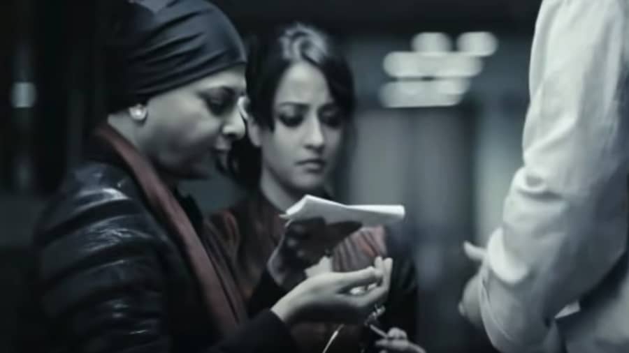 Memories In March (2010): Rituparno Ghosh essayed the role of a homosexual man grieving the death of his colleague and lover in an accident. Deepti Naval portrayed the role of a mother who is not only left to come to terms with his son’s death but also his sexual identity.