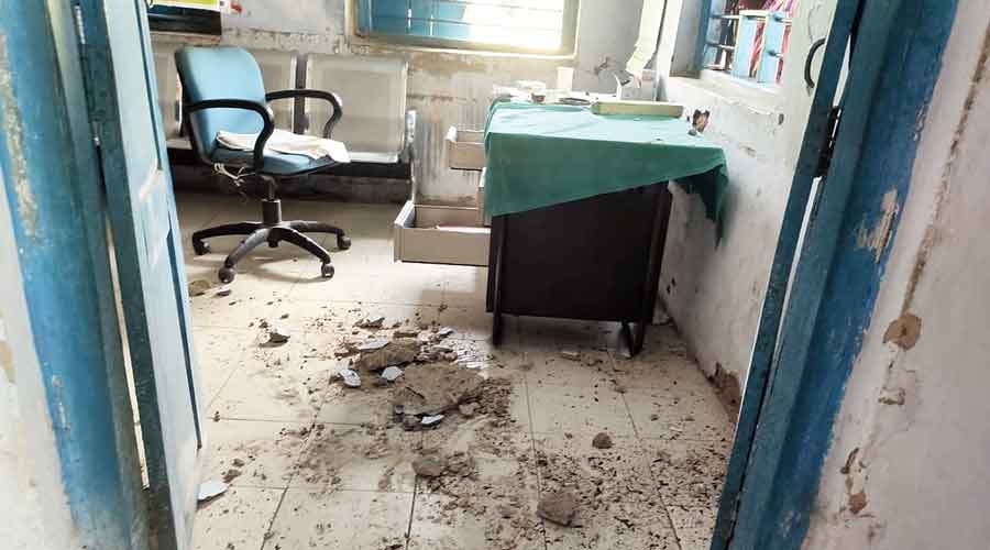 The dilapitated doctors’ chamber at the Chawlibasa  Primary Health Centre in Chandil in the Seraikela-Kharsawan district in July last year.