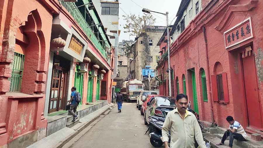 Heritage tag on Tiretta Bazar, the breakfast hub of Kolkata