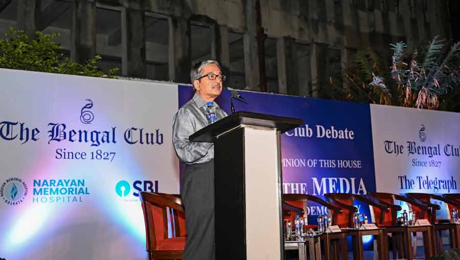 Ambarish Dasgupta, president of The Bengal Club, delivers the welcome address 
