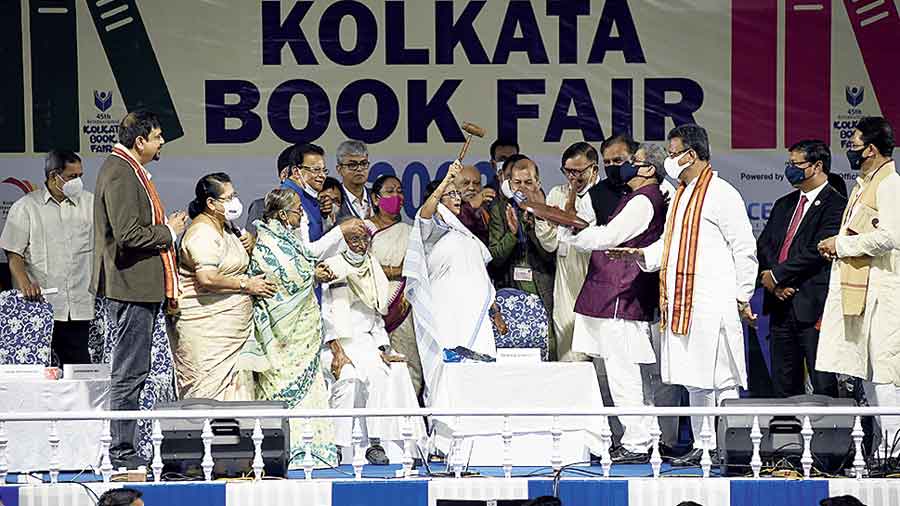 Chief minister Mamata Banerjee set to bring the hammer down on the wooden plate to declare the book fair open at the Central Park fairground on Monday.