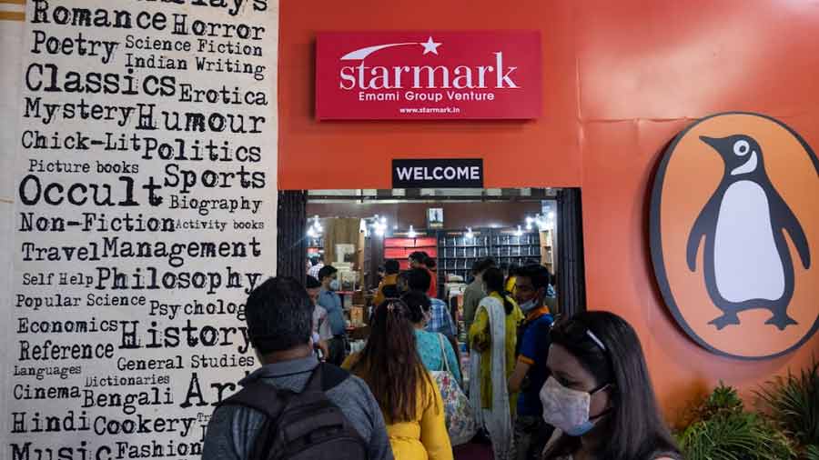 Book lovers stream into the Starmark stall