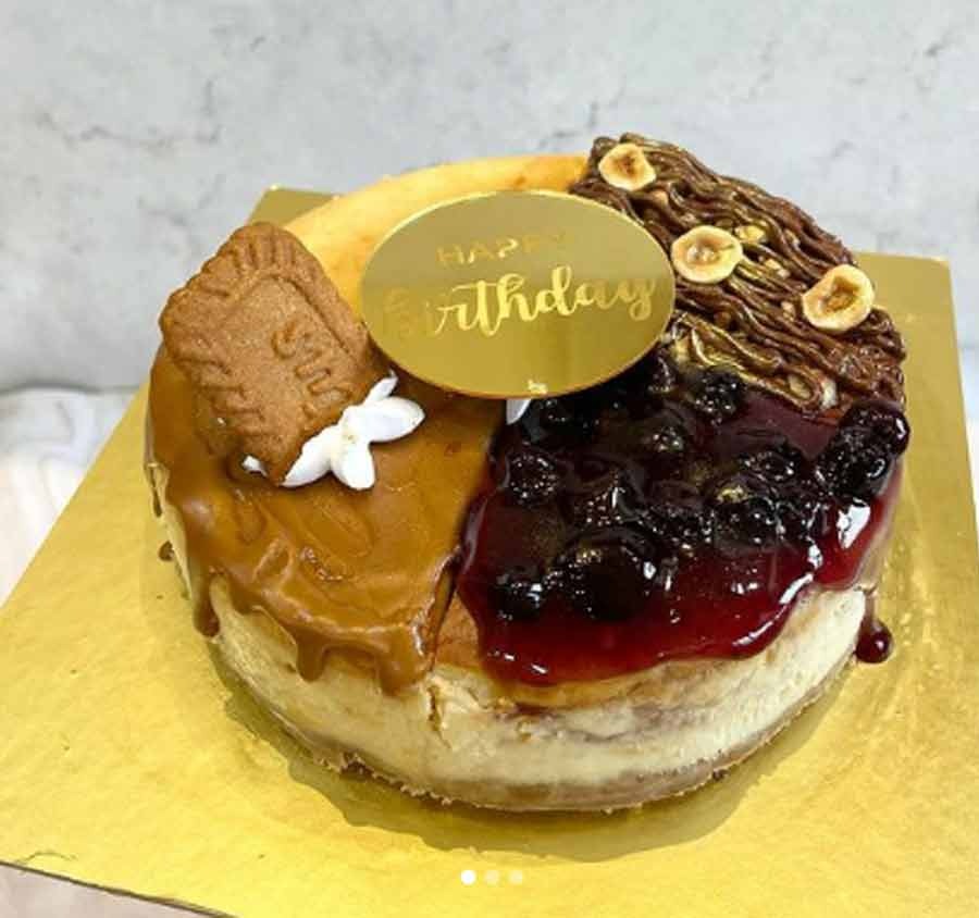 Whisked And Baked By Harshita: Whisked And Baked is known for its show-stopping and artsy cakes. Founder Harshita Chandgothia offers a range of designer cakes loaded with scrumptious fillings. A top pick is their unique four flavour cheesecake in one comprising the classic baked NYC cheesecake, Nutella cheesecake, Biscoff cheesecake, and blueberry cheesecake. This home-bakery also makes gluten-free brownies that are to die for