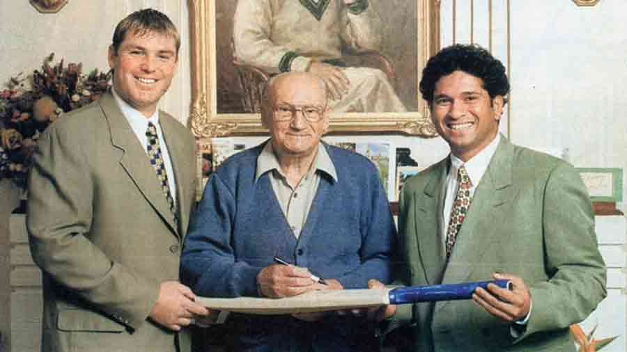 Don Bradman flanked by Warne and Sachin Tendulkar 