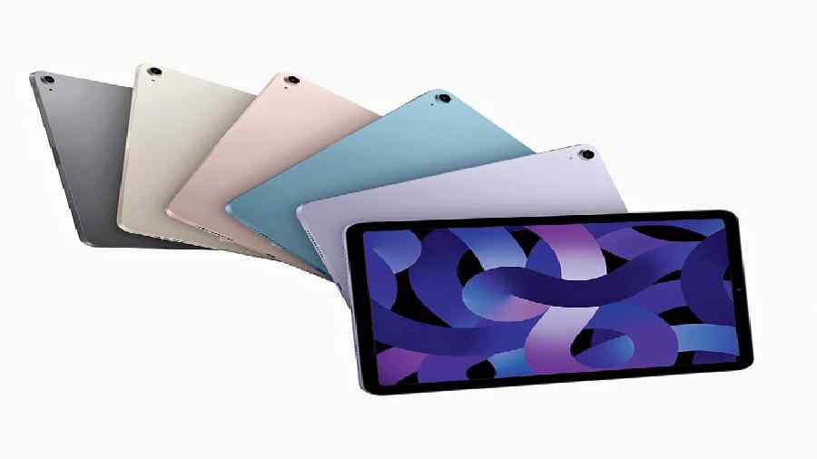 The powerful and versatile new iPad Air comes in an array of colours, and features the Apple-designed M1 chip, a new ultra-wide front camera, 5G, and more