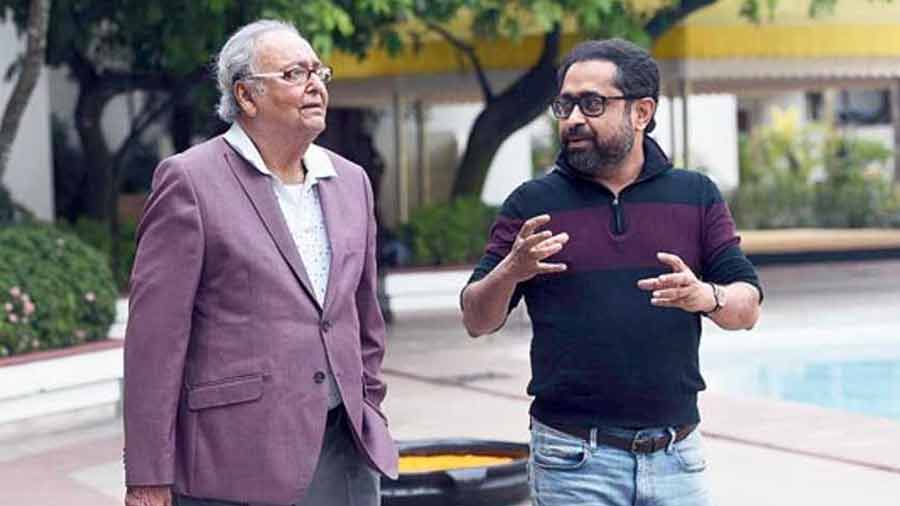 The inaugural address will be given by Suman Ghosh, seen here with Soumitra Chatterjee, who gave the keynote address in 2020