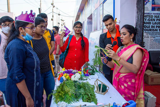 Arpita Singh (first from right), head of the department, Accommodation Operations, IIHM Kolkata, shared tips and tricks on flower arrangement. 