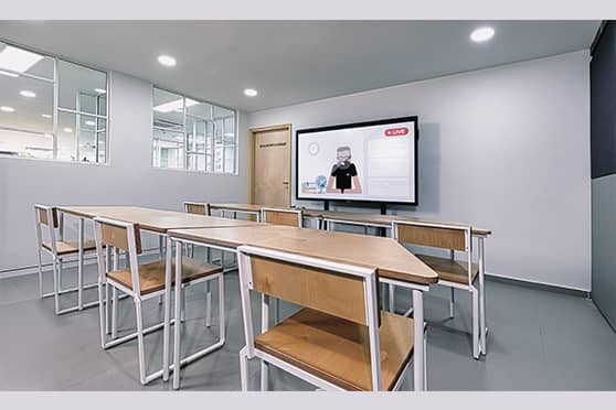 Several spacious classrooms are a part of the store. The store classrooms will not be used by the company to shift to an offline teaching model. The classrooms will act as a space where learners can interact with top educators as a part of special events and sessions.