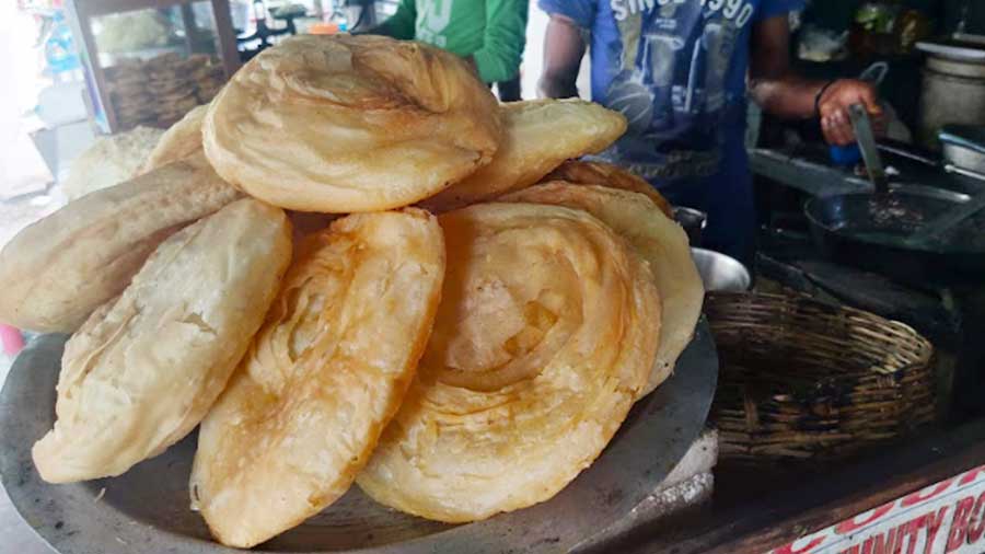  Sajan Tea Stall has started making Kolkata’s beloved dhakai paratha after reopening
