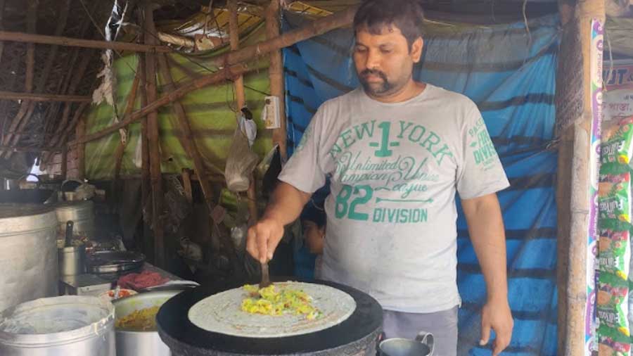 While Debasis Pal makes over 50 varieties of the dosa, the masala one remains a favourite