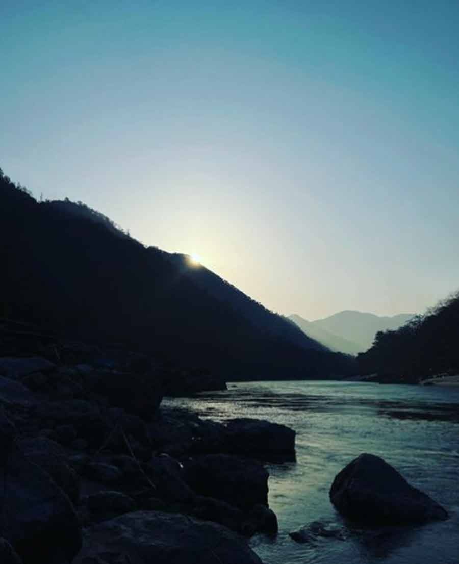 Singer Kaushiki Chakraborty posted this on her Instagram handle with the caption: ‘Climb every mountain… follow every dream… spent last week in silent conversations with myself and my love ❤️ Immensely grateful for this time. Feel rejuvenated to look at life with a slightly different perspective 😇🏔😊🌸 #socialmediadetox #silence #mountain #river #introspection’