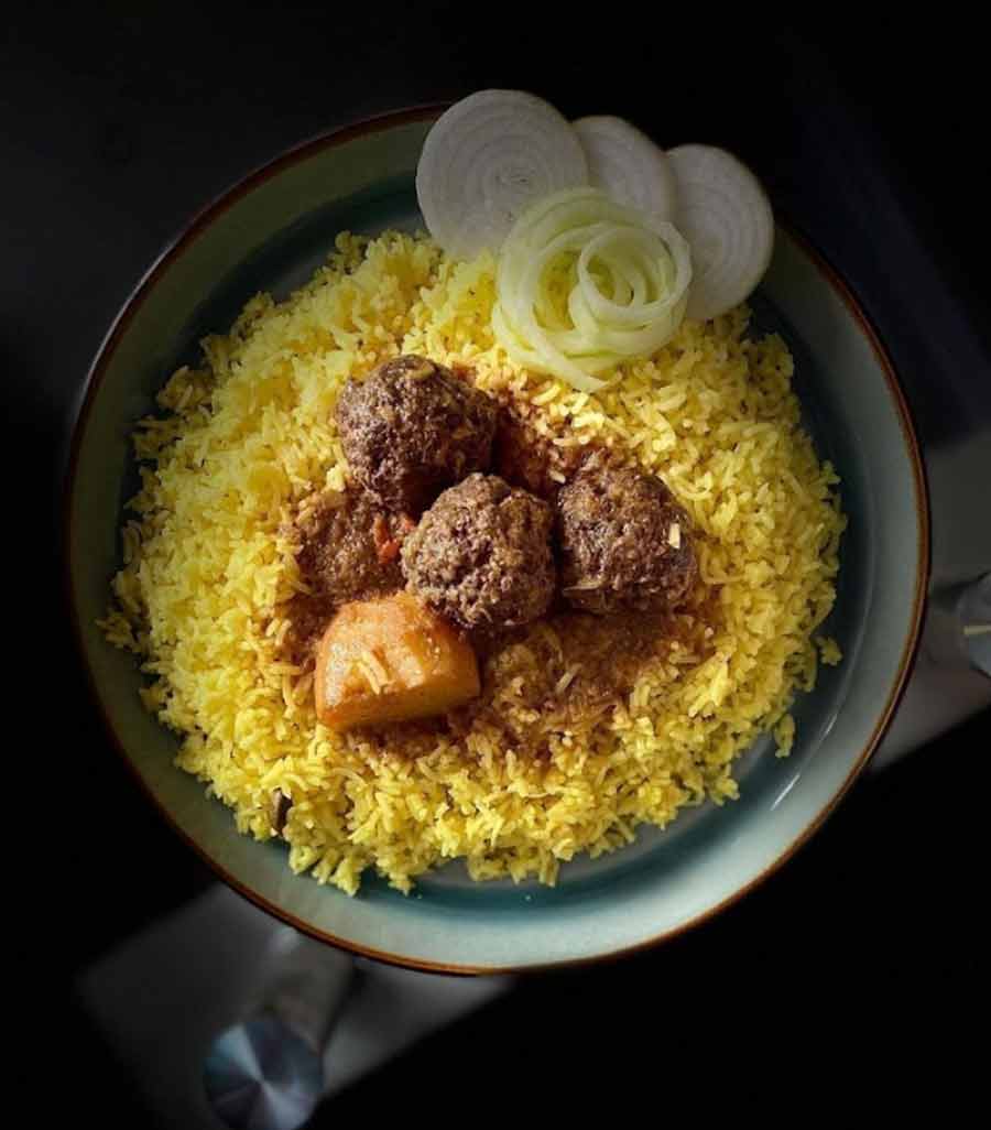 YELLOW RICE AND BALL CURRY (KOFTA CURRY): A mainstay of Anglo-Indian cuisine, Yellow Rice and Ball Curry is an unbeatable pairing. The ‘balls’ in a ball curry are koftas made with chicken or beef mince, green chillies and onions while the yellow rice is a light, airy coconut rice. The creaminess of the rice balances out the spicy ball curry perfectly! 