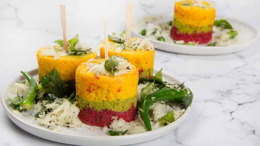 This tri-colour Holi snack is shareable and chic 