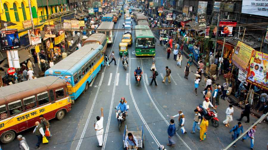 Kolkata cops list spots for islands to aid pedestrians