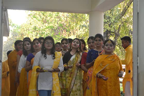 Students of NSHM Institute of Hotel and Tourism Management organised Rang Barse, the annual Holi event at the NSHM Knowledge Campus, Durgapur.