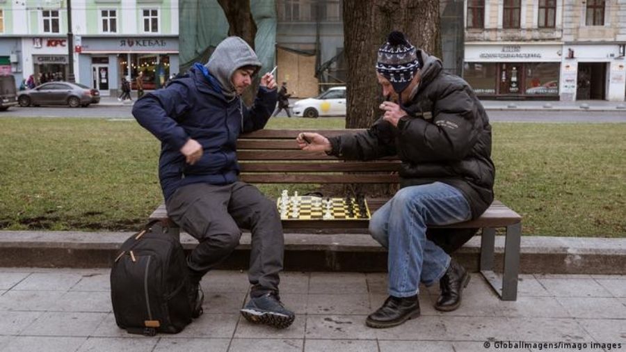 Even during a war, Ukrainians play chess on the streets of Lviv