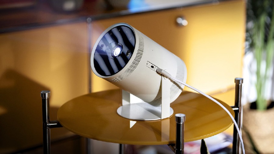 There is a 360-degree five Watt speaker on the projector that can easily fill a room
