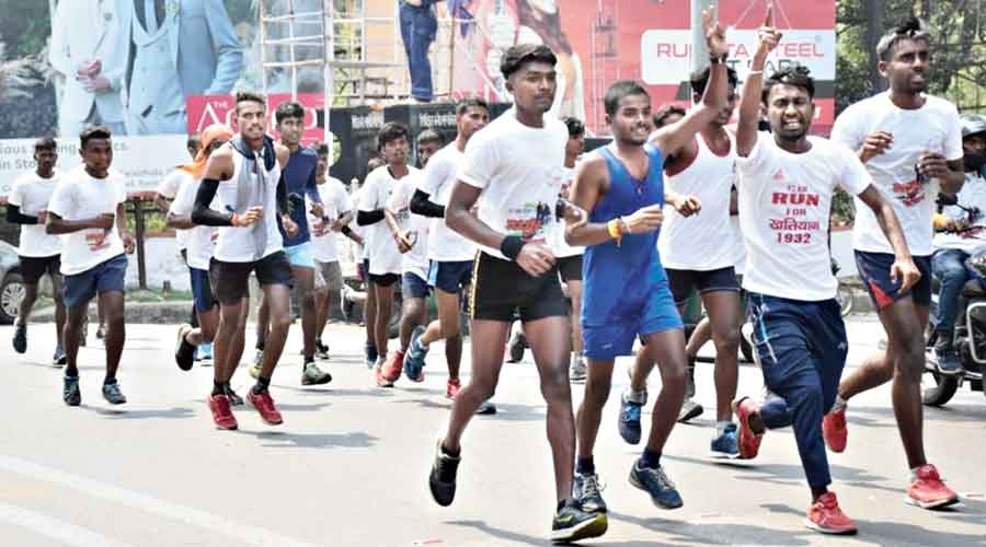 Participants of the Run for Khatian at Dhanbad on Sunday.