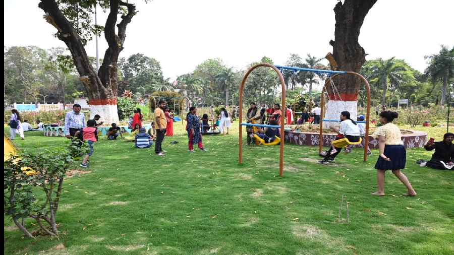 Children’s park inside the Raj Bhawan.
