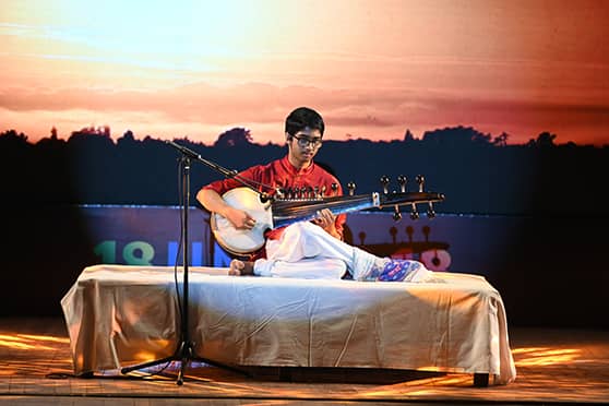 Shounak Roy, a Class X student of St. Lawrence High School, Kolkata, presented a sarod recital based on Raag Bhairavi. 
