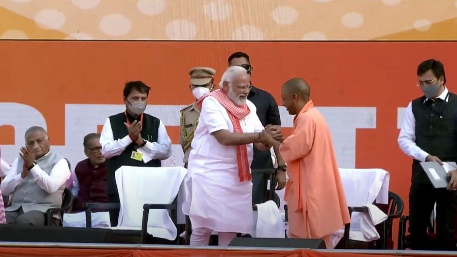 Yogi Adityanath | Uttar Pradesh: Yogi Adityanath Sworn In As Chief ...