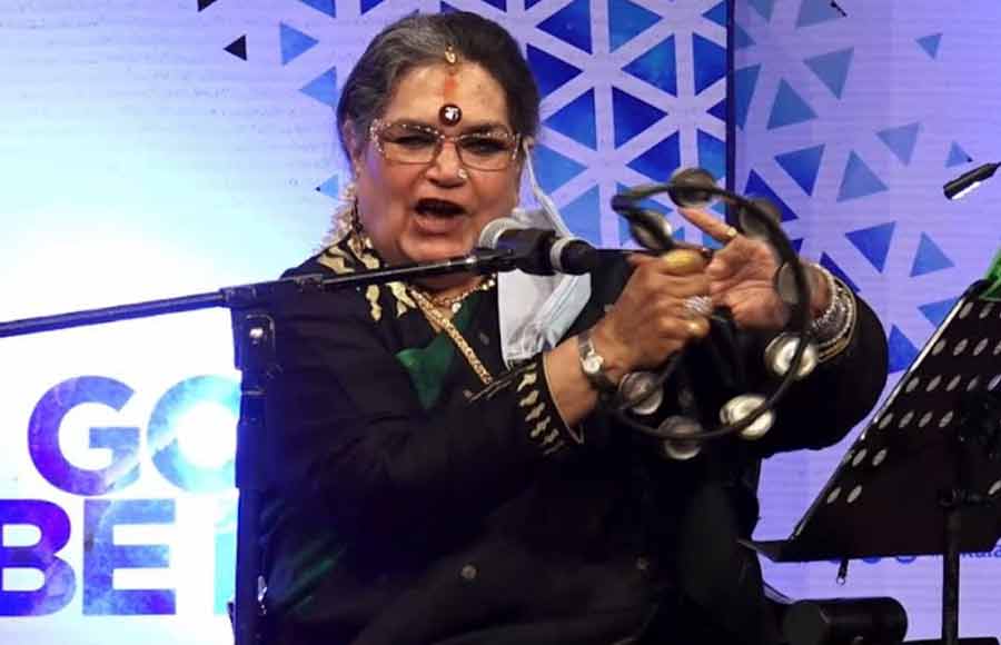 QUEEN OF POP: Singer Usha Uthup renders her signature song, ‘Darling, aankhon se aankhen chaar karne do’, from the movie ‘7 Khoon Maaf’, at the Tata Steel Kolkata Literary Meet on Wednesday, March 23