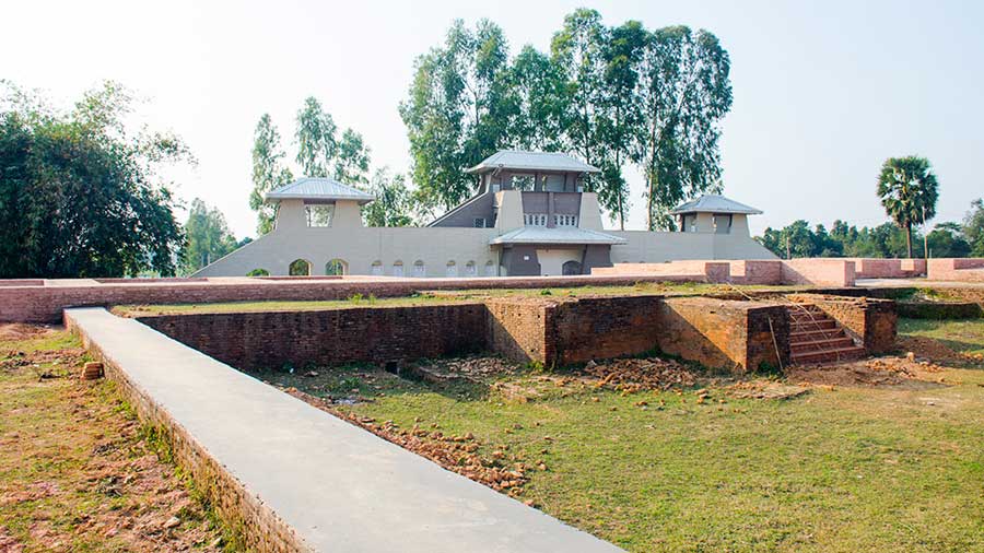 The older and the newly restored portions of the Vihara complex, with the two on-site museums