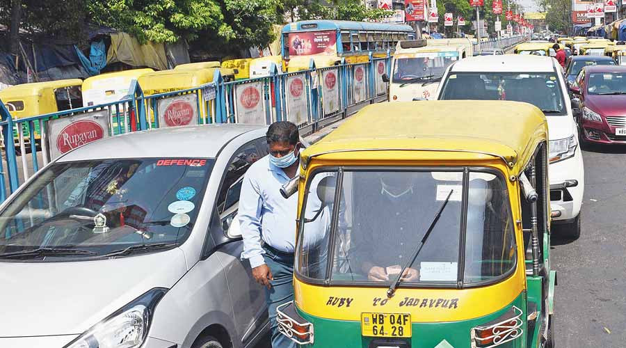 Vehicles move towards Gariahat from Kasba on Monday 