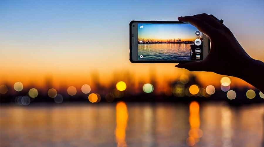 Aspiring shutterbug? Check out these tips to click better pictures on your phone camera