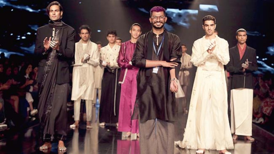 fashion show  A slice of Kolkata with Rahul Dasgupta's spring-summer line  Shetu at FDCI x Lakme Fashion week - Telegraph India