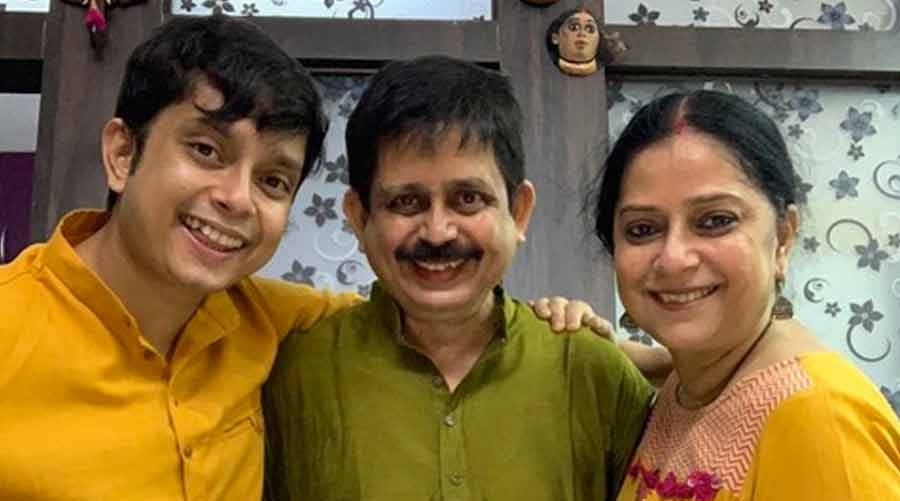 Shayan with his parents Santanu and Nandini Roy